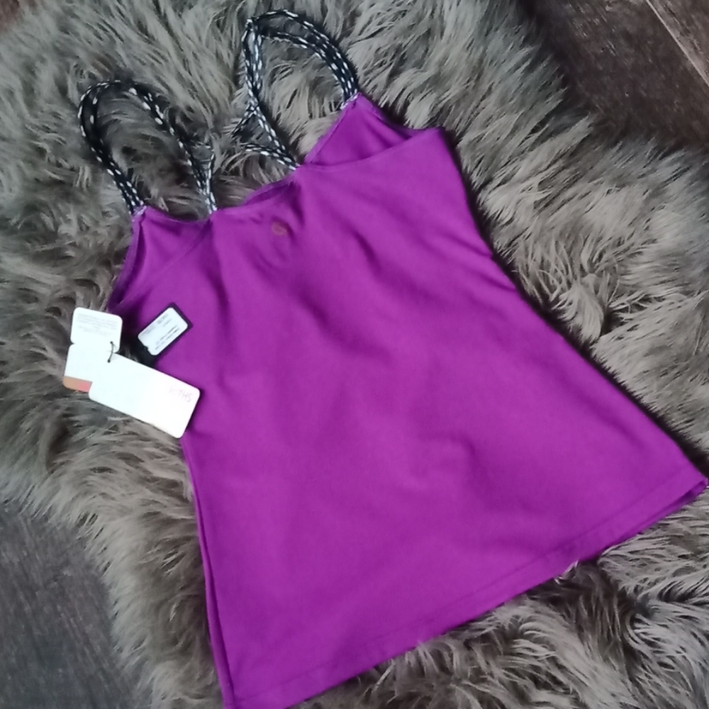 Shape athletic top